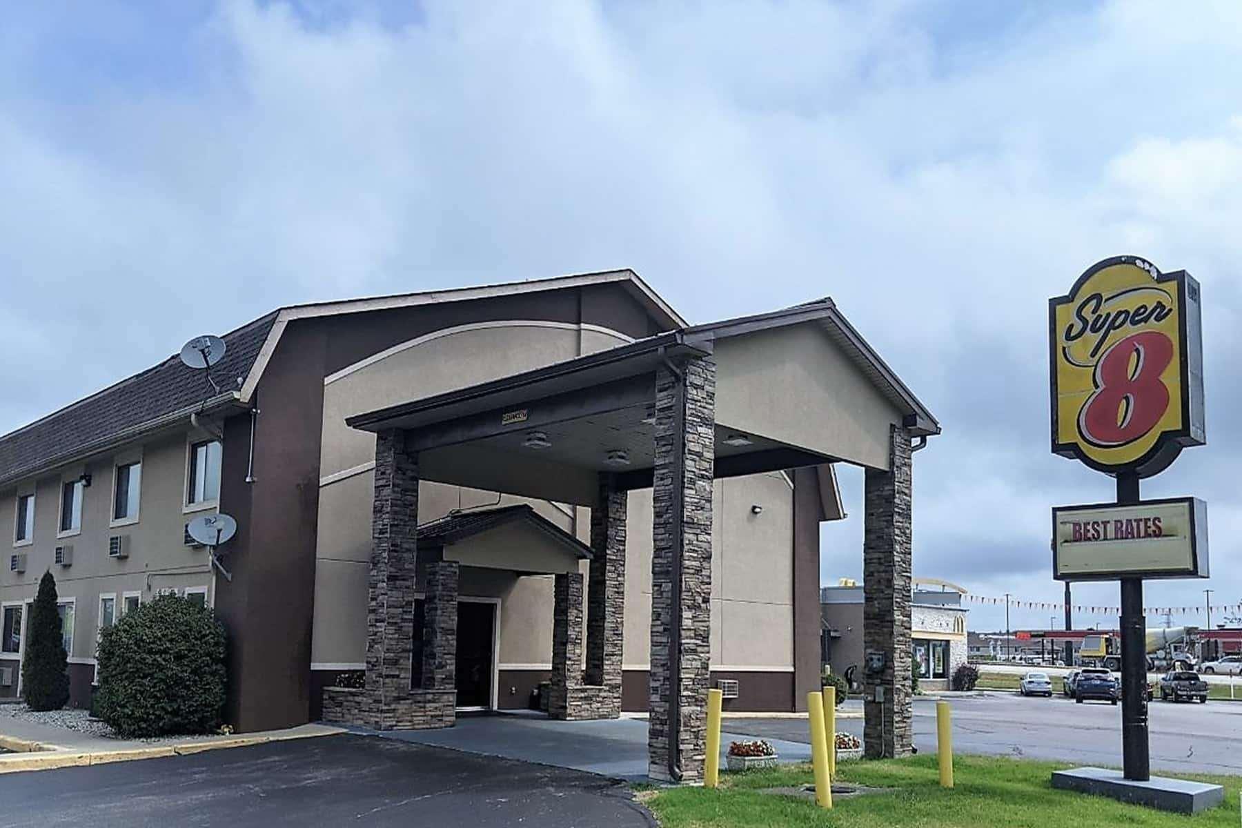 Super 8 By Wyndham Shelbyville Exterior foto