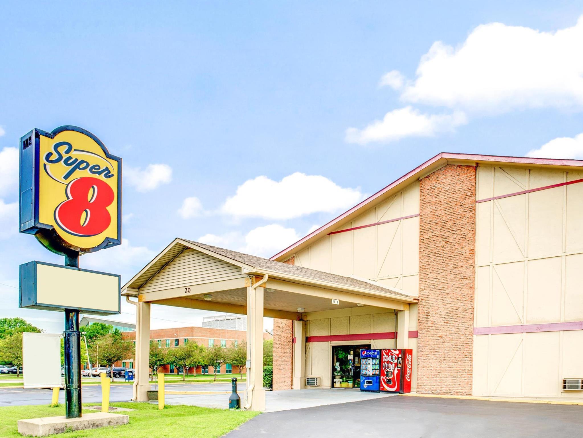 Super 8 By Wyndham Shelbyville Exterior foto